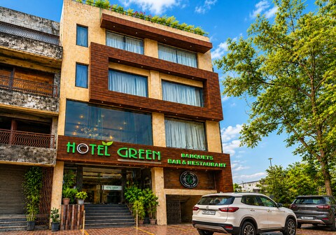 GREEN HOTEL BAR & RESTAURANT