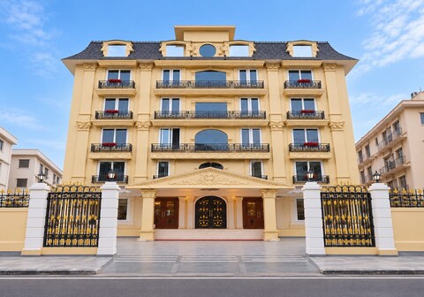 Hotel Nirvana