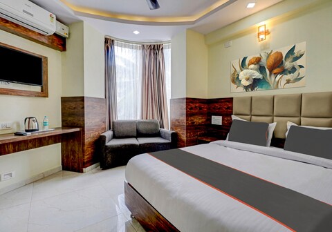 Collection O Karthika Residency