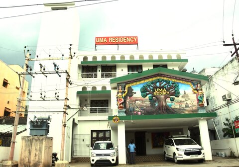 Temple Stay - Uma Residency & Guest House