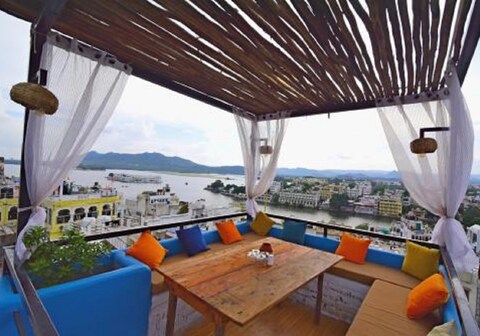 Hotel Udai Niwas by Lake Udaipur