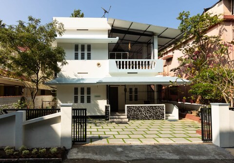 Chitralayam Homestay 2 BHK - 500 meters from Temple