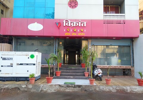 Hotel Vikrant Palace