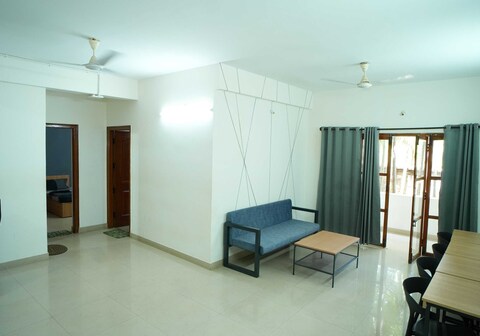 Hotel O Local Square Manyata