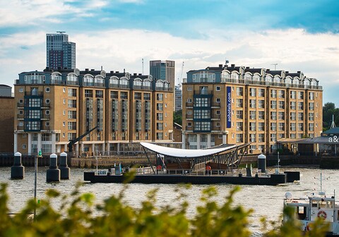 a&o London Docklands Riverside