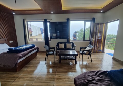 Hks orchards stay kanatal