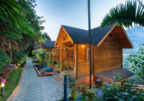 Eterno Camellia and Elettaria