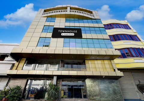 Super Townhouse Pondicherry Opposite to Rock Beach