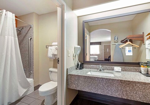 Best Western Inn & Suites