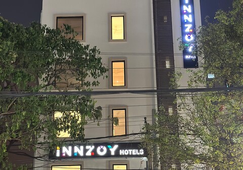 Innzoy Hotels - DLF Road
