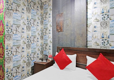 Hotel O Dream Town 2 Near Trilokpuri Sanjay Lake Metro Station