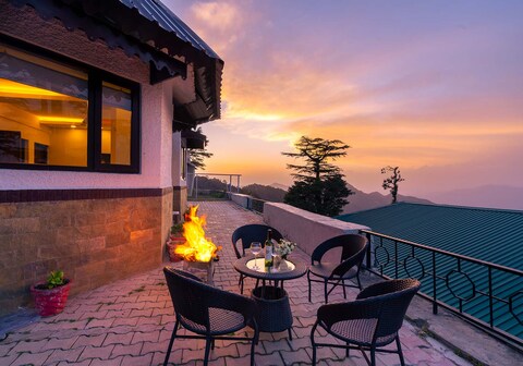 StayVista at Cottage in the Clouds