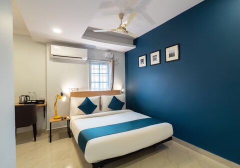 THE STROBE SILVERKEY HOTEL