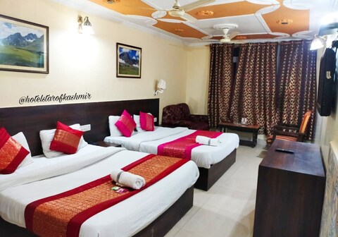Hotel Star of Kashmir ( Centrally Heated)
