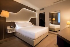 DoubleTree by Hilton Hotel Yerevan City Centre, Yerevan DoubleTree by Hilton Hotel Yerevan City Centre, Yerevan