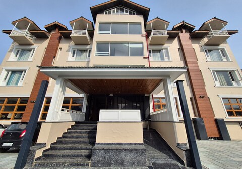 Rega Irman Luxury, Srinagar