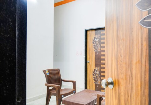 Hotel O Chandra Vilas