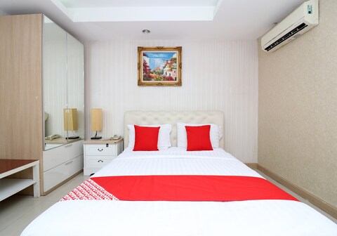 OYO Diamond Residence Silom
