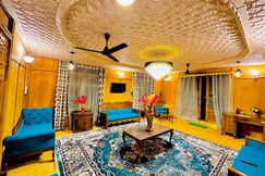 Floating Luxury Group Of Houseboats, Srinagar Floating Luxury Group Of Houseboats, Srinagar
