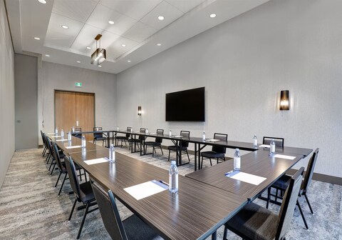 Holiday Inn Express Kingston West