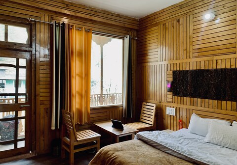 The Hostalgic Jibhi Hostel | Rooms & Guided Treks