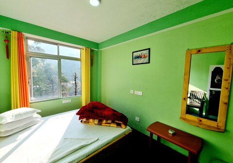 Neoravalley Homestay, Lava