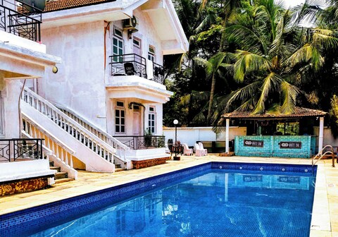 Goan Fiesta Service Apartments | Rooms & Pool