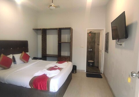 Collection O Titos Lane Baga Formerly Hotel Victoria