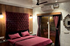 MOUNT BUNGALOWS 1 BEDROOM CHALET WITH PRIVATE POOL, Lonavala MOUNT BUNGALOWS 1 BEDROOM CHALET WITH PRIVATE POOL, Lonavala