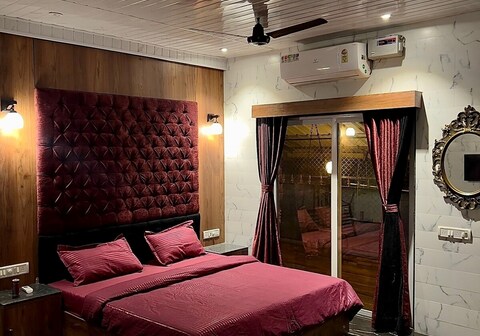 MOUNT BUNGALOWS 1 BEDROOM CHALET WITH PRIVATE POOL