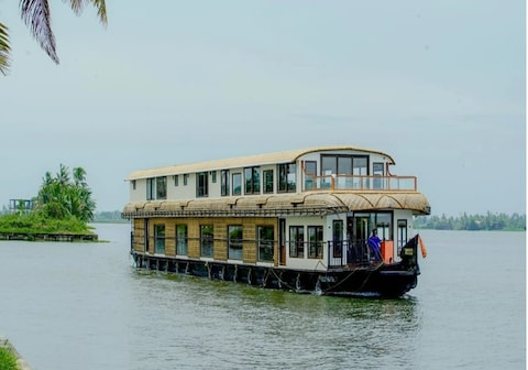 Ultra luxury house boat Alleppey by LexStays