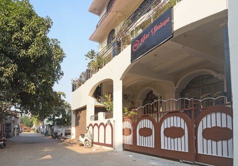 HOTEL SHRIKAYA