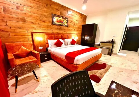 FabHotel Sumedha Elegance