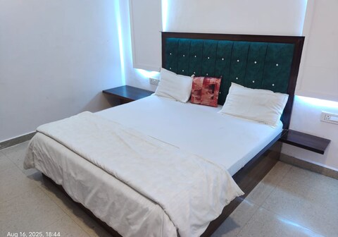 Shyam Krapa Hotel