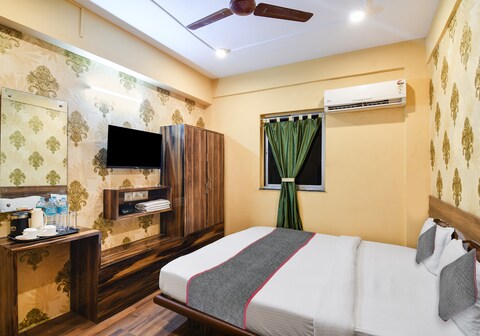 Super Hotel O Rockstar Near Quest Mall and Park Circus point Crossing