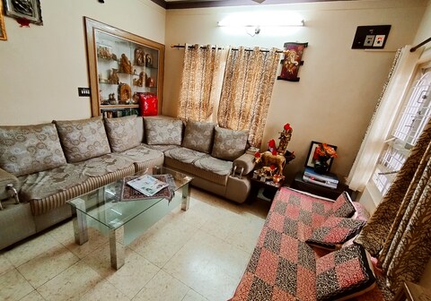 Gurunilayam: Big cozy bungalow, Mysore