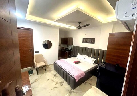 The Luxury Inn | Elegant Stay in South Delhi