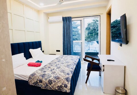 Sunset balcony studio gurugram sector 45