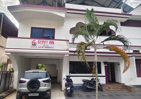 Gypsy Inn Kakanad