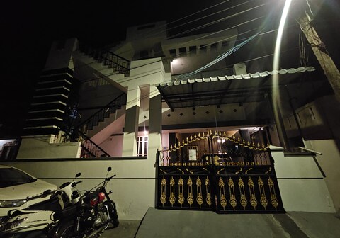 Alberts AC 3bhk house