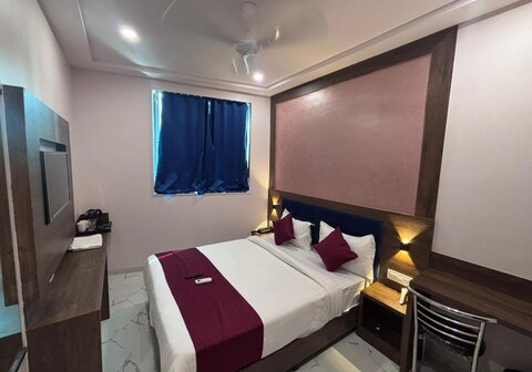 Hotel Classy Comfort Near NESCO Exhibition Centre