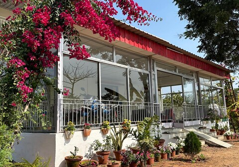 Kar Bungalow