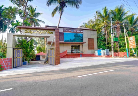 SKYLIGHT INN RESORT- Dubare