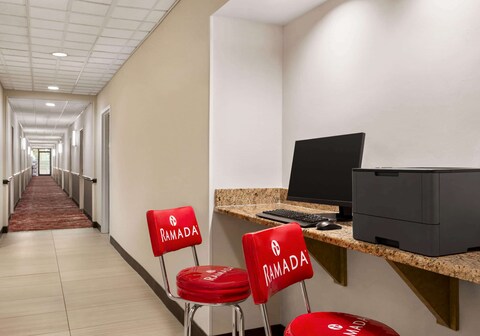 Ramada by Wyndham Suites Orlando Airport