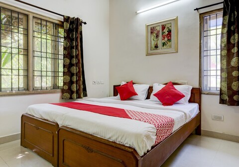 Hotel O J2 Service Apartment