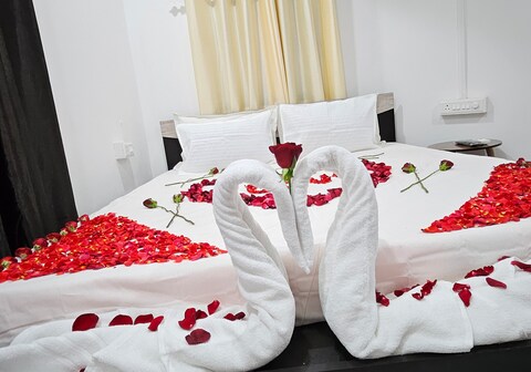 Eva rooms Ashwem beach side