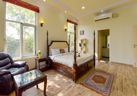 Ayut Sidhhi-3bhk Villa by DanCenter | Pvt Pool | Garden View