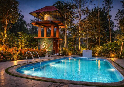 Wood Panda Luxury Resort