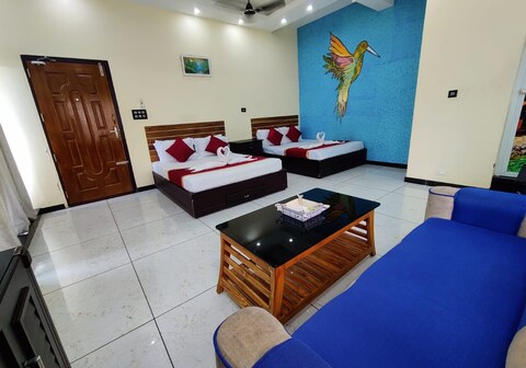 MOUNTAINLAKE POOMALA