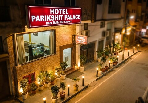 Hotel Parikshit Palace Near Delhi IGI Airport